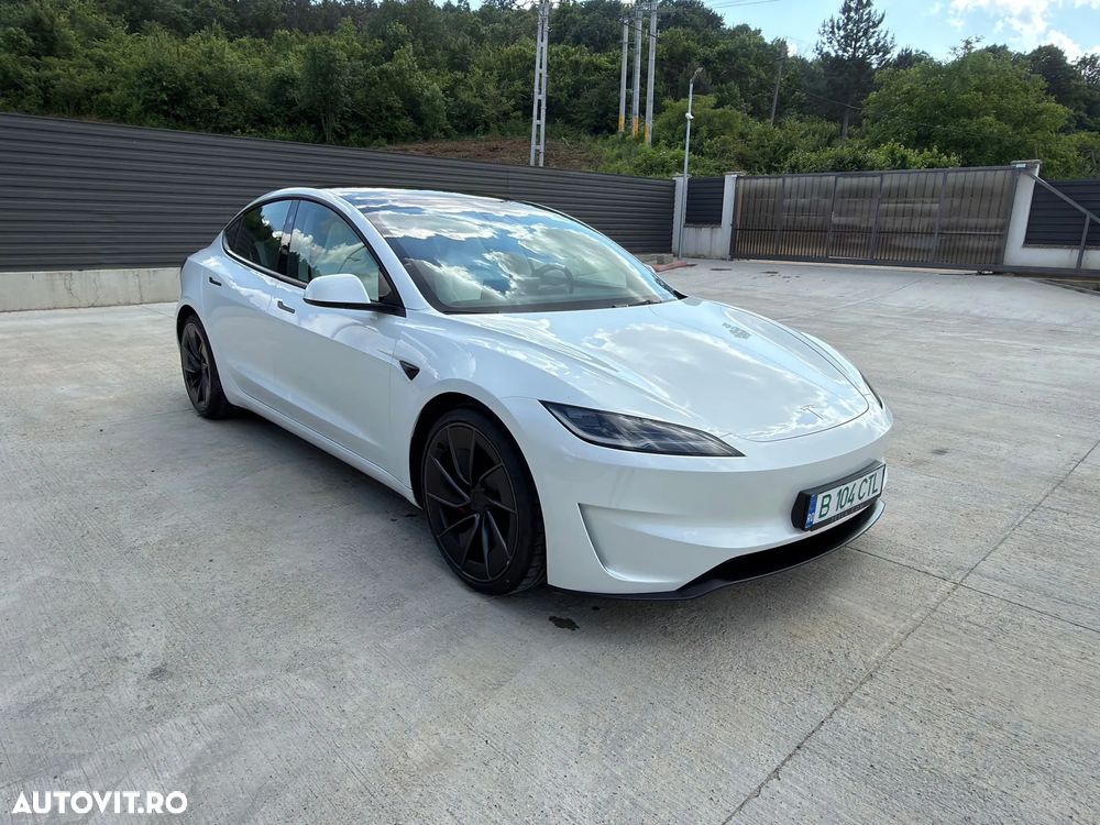 Tesla Model 3 - 3