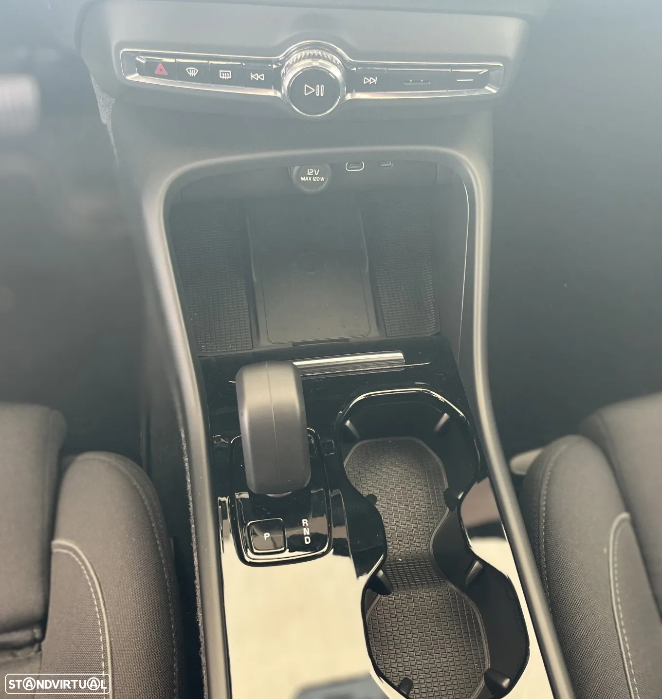 Volvo EX40 82 kWh Single Motor Extended Range Plus - 23