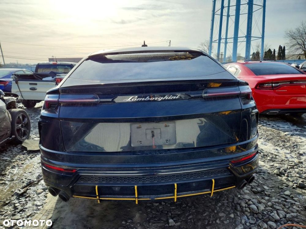 Lamborghini Urus - 5