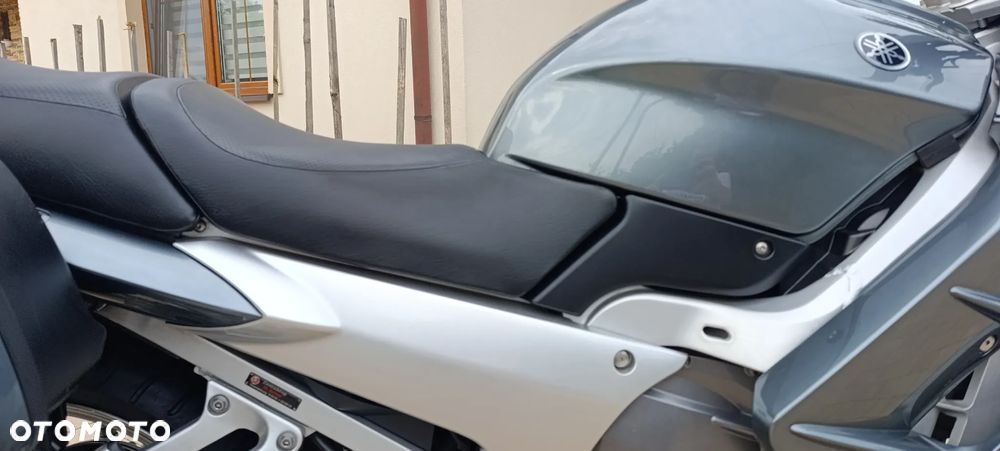 Yamaha FJR - 27