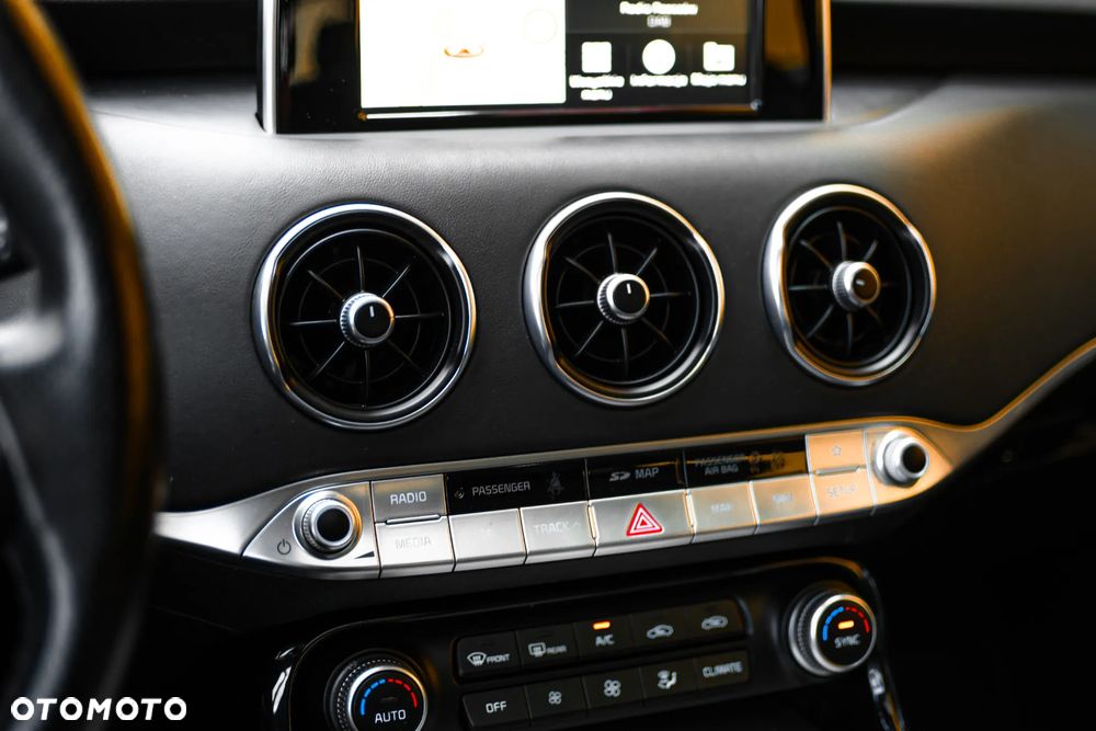Kia Stinger 2.0 T-GDI GT Line - 16