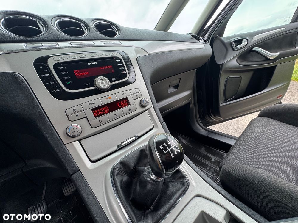 Ford S-Max - 16