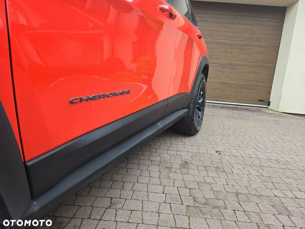 Jeep Cherokee - 11
