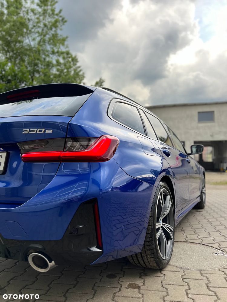 BMW Seria 3 330e M Sport - 12