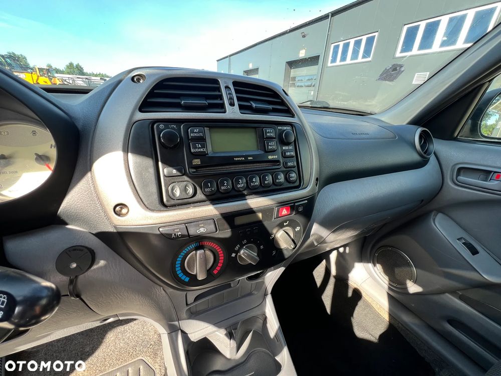 Toyota RAV4 2.0 D-4D 4x4 - 12