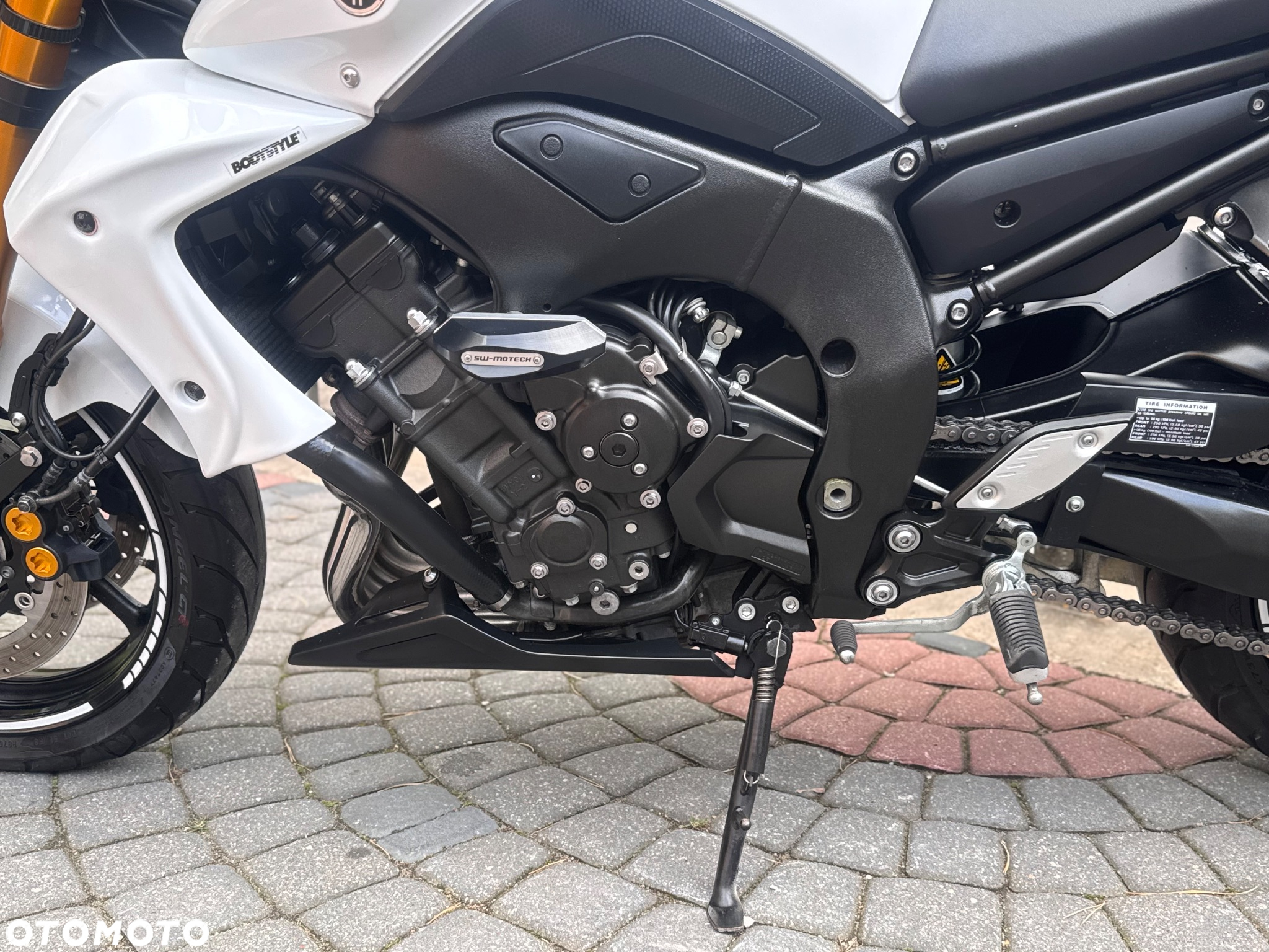 Yamaha FZ8 - 16