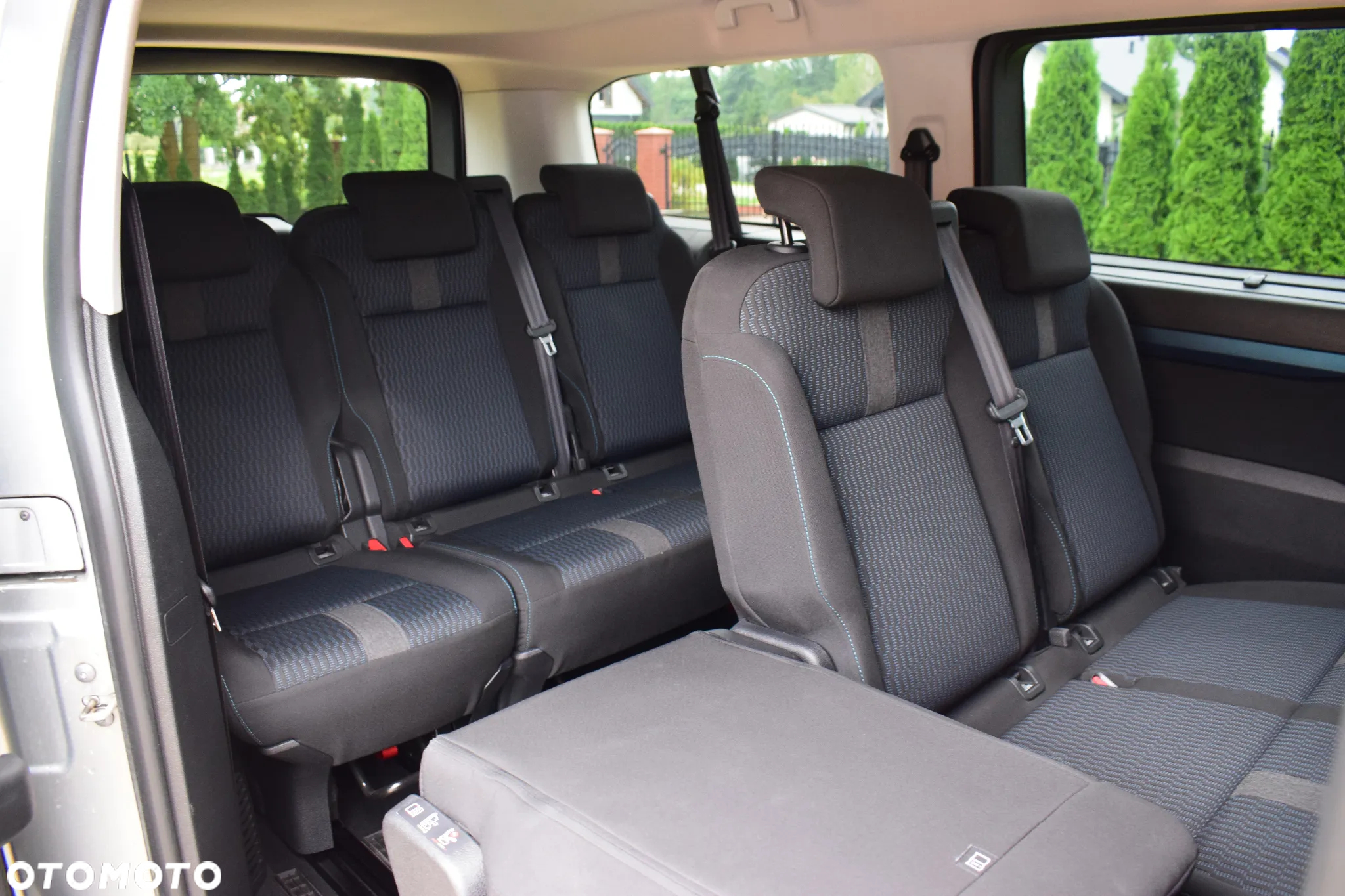 Peugeot Traveller 2.0 BlueHDi Long Active - 14