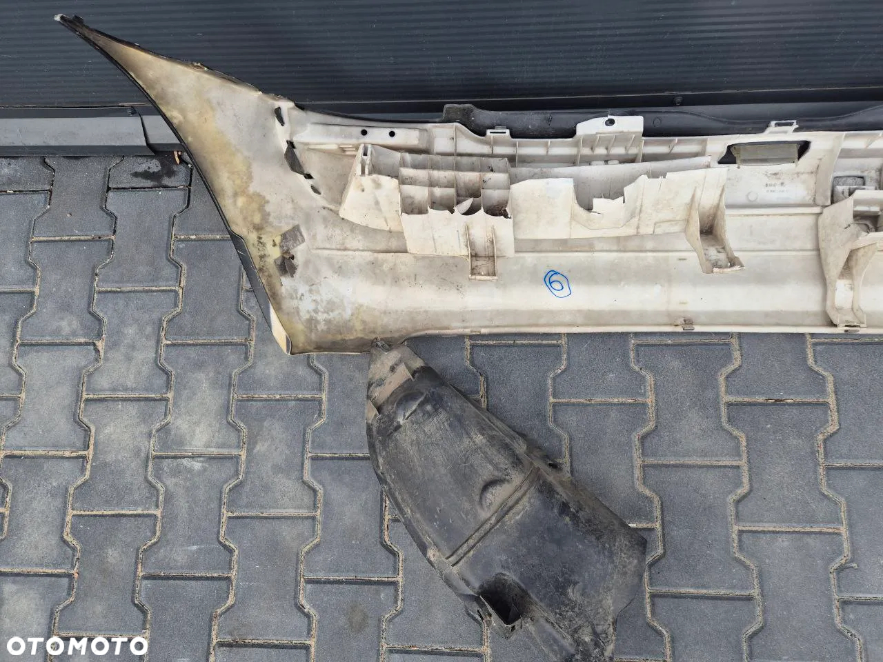 RENAULT  CLIO II / THALIA I ZDERZAK TYLNY / PRZEDNI (dostępne 6 zderzaków) - 39