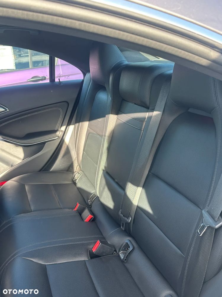 Mercedes-Benz CLA 250 4Matic 7G-DCT AMG Line - 16
