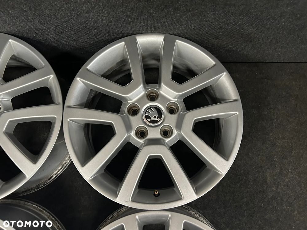 Alufelgi Skoda Yeti, Superb II, III, Octavia II, III 17 cali 5x112 4szt. Ładna! - 11