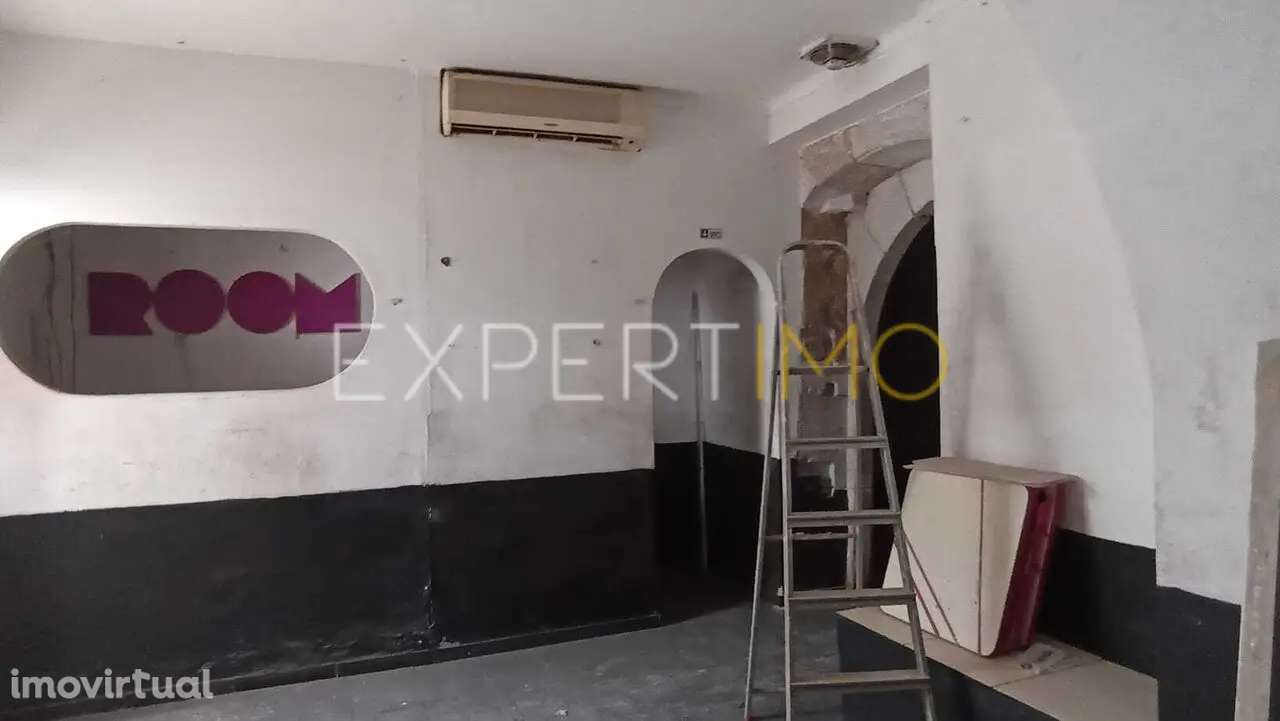 Prédio com estabelecimento comercial + T2+1 - Beja - Grande imagem: 3/25