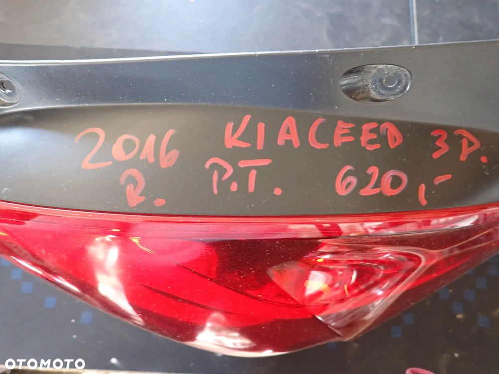 KIA CEED WERSJA 3 DRZWIOWA ROK 2016 LAMPA PRAWA TYŁ - 3