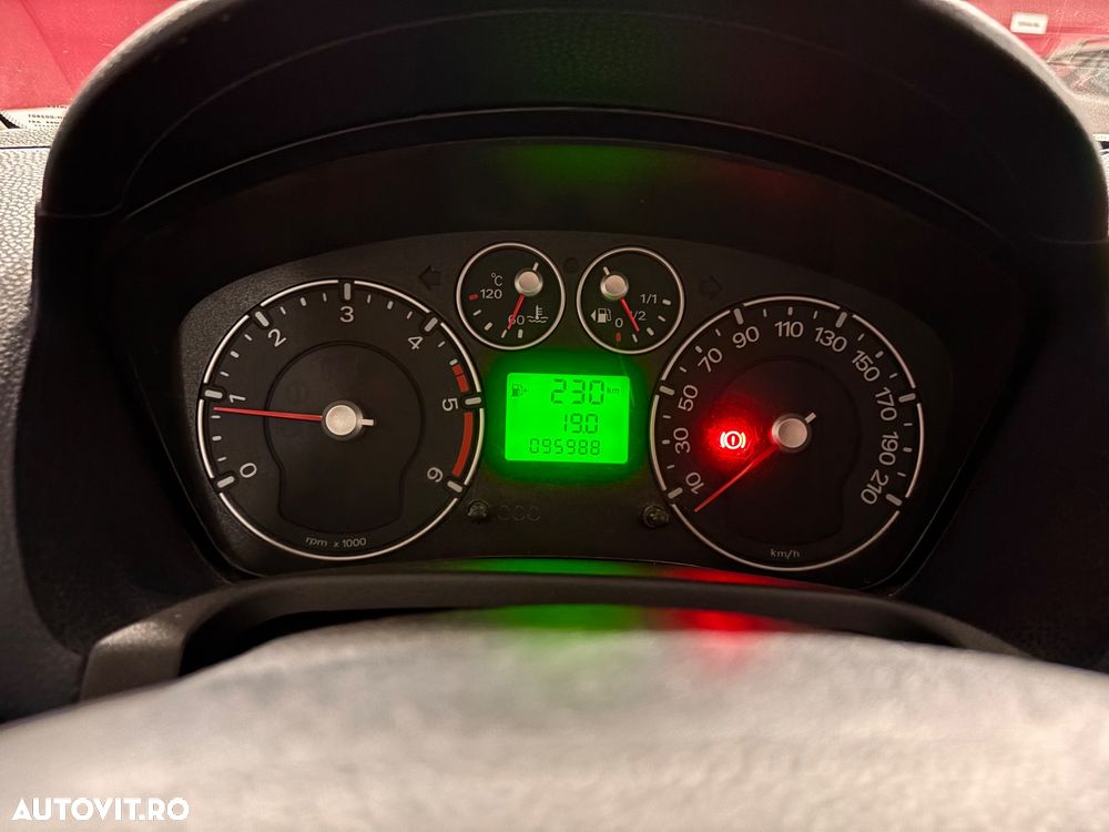 Ford Fiesta 1.4 TDCi Ghia - 8