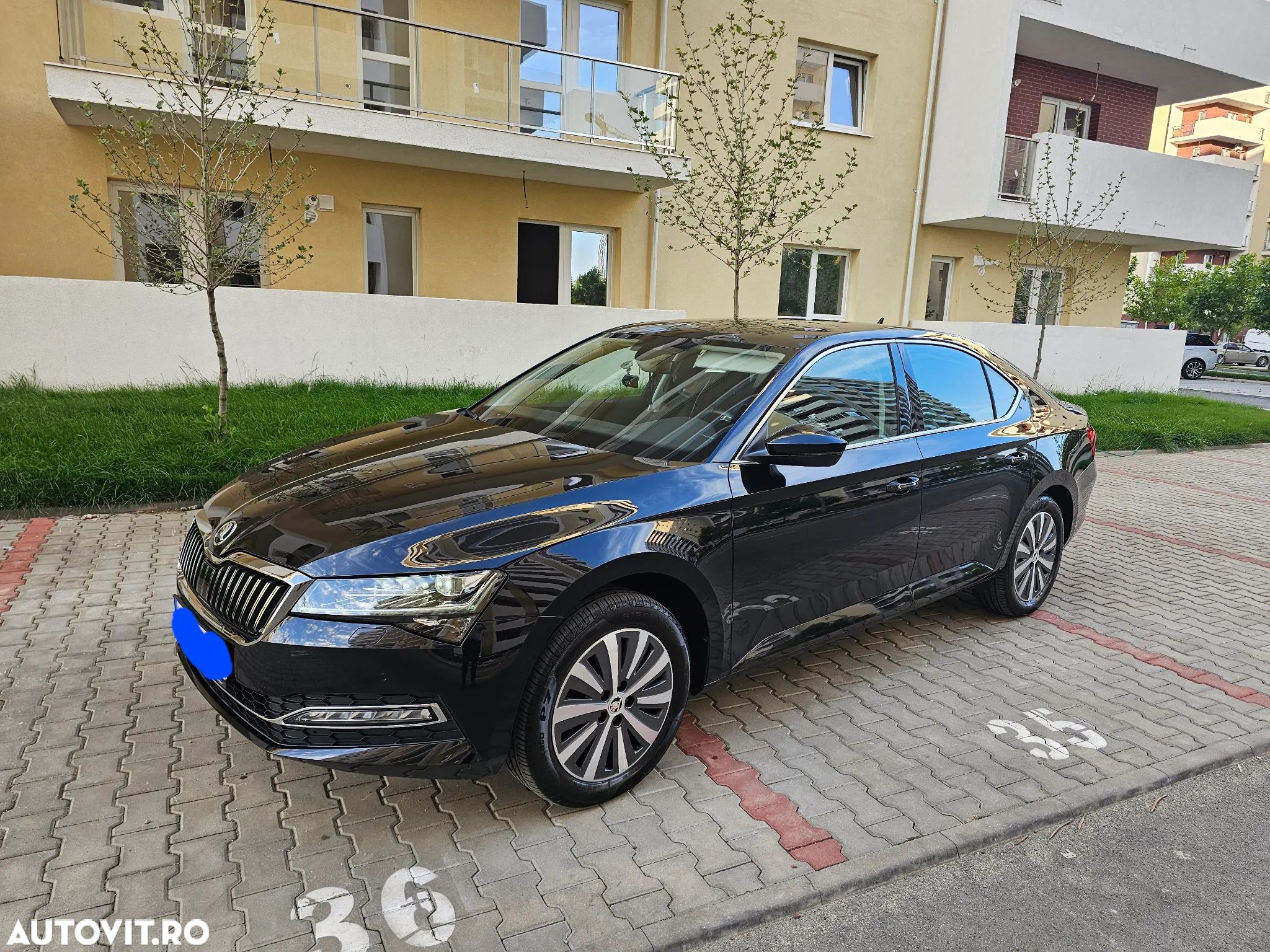 Skoda Superb 2.0 TDI DSG Style - 1