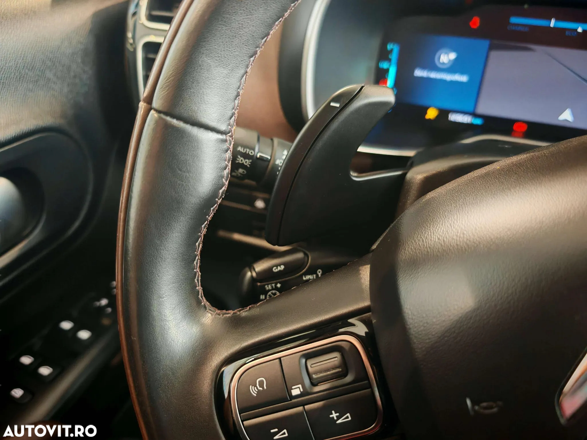 Citroën C5 Aircross Hybrid 225 e.EAT8 SHINE PACK - 17