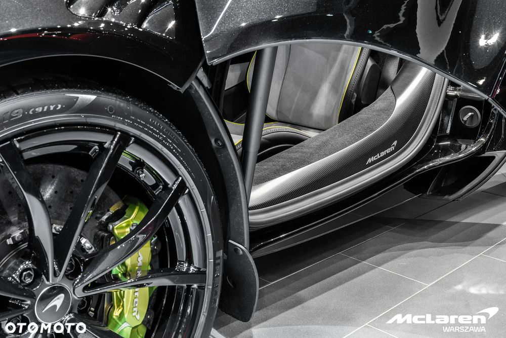 McLaren Artura - 10