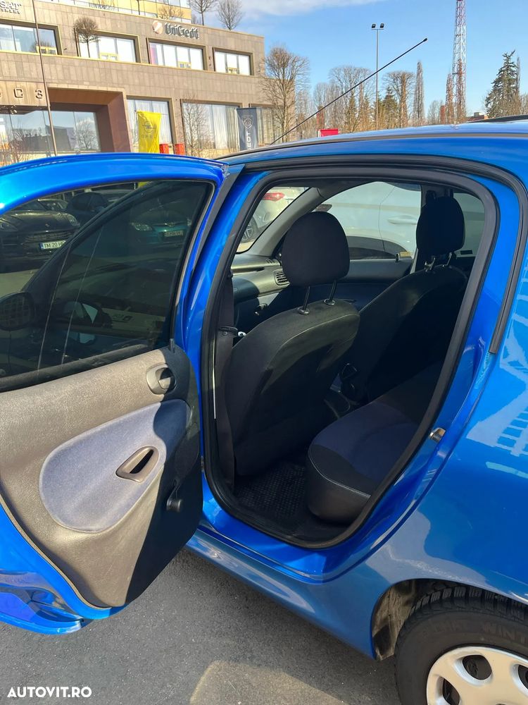 Peugeot 206 - 8