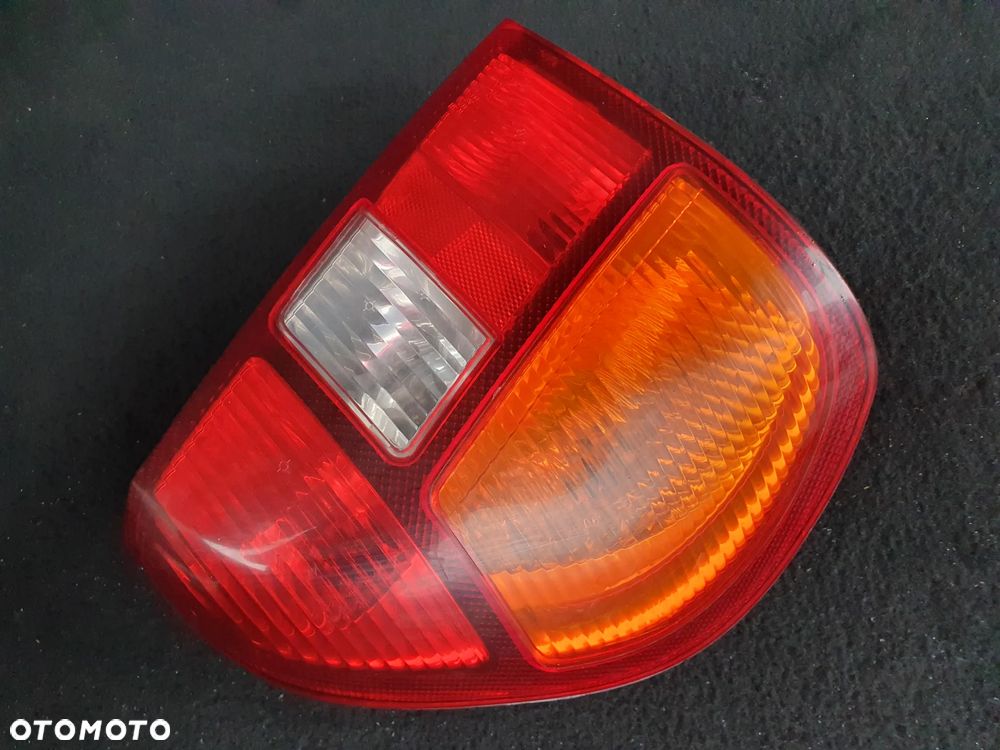 RENAULT THALIA I LAMPA LEWY TYŁ LEWA TYLNA WTYCZKA INSTALACJA POSIADAM 3 SZT - 4