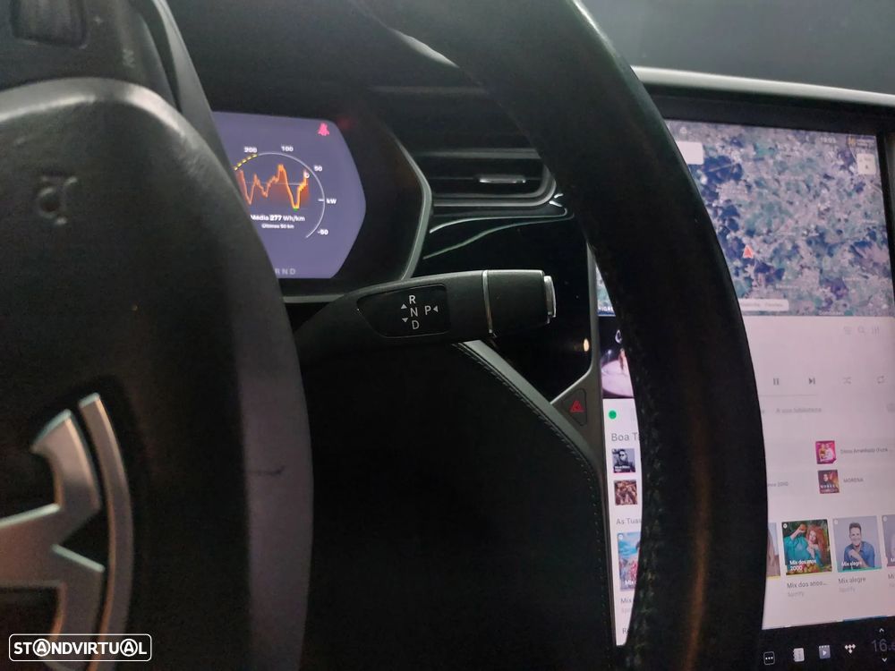 Tesla Model X 75D AWD - 12