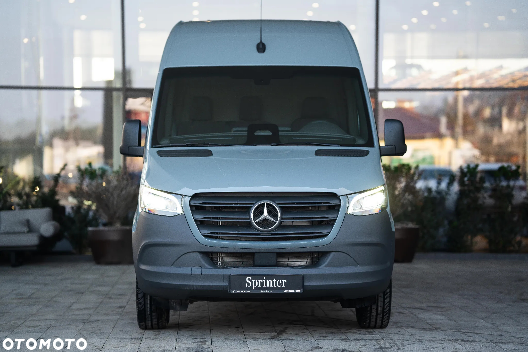 Mercedes-Benz Sprinter - 2