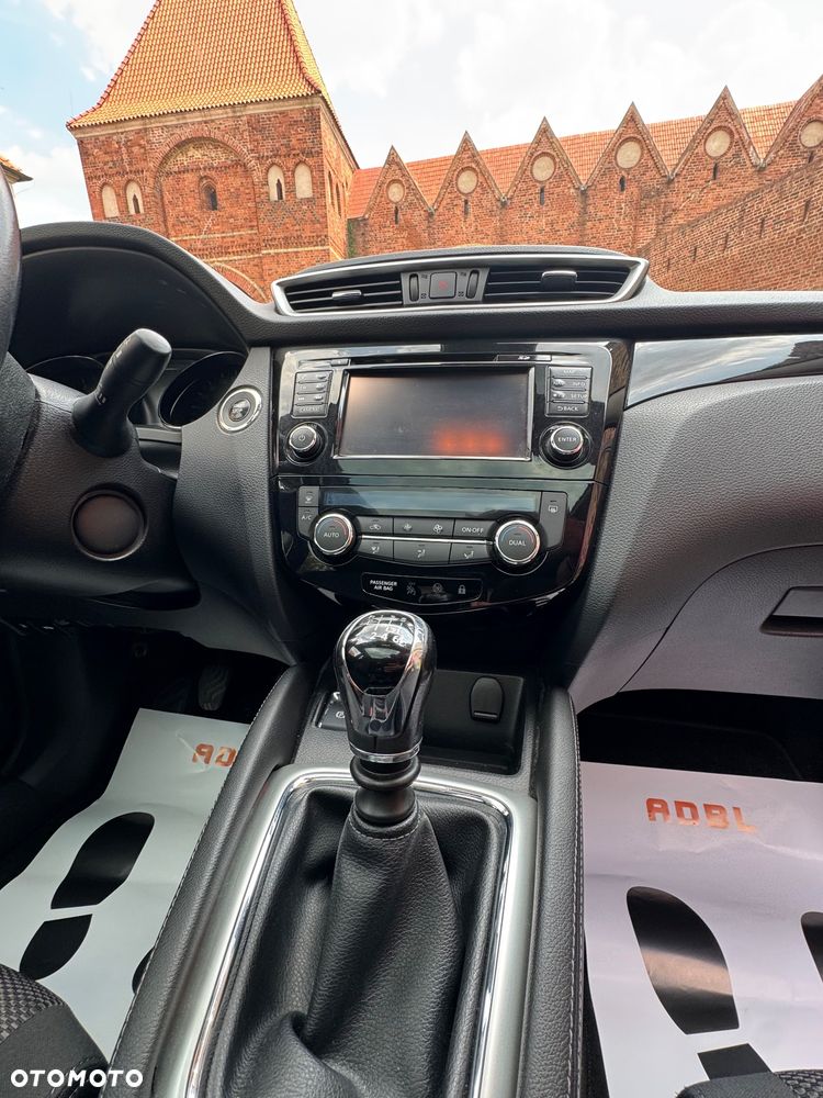 Nissan Qashqai 1.2 DIG-T N-Connecta EU6 - 27