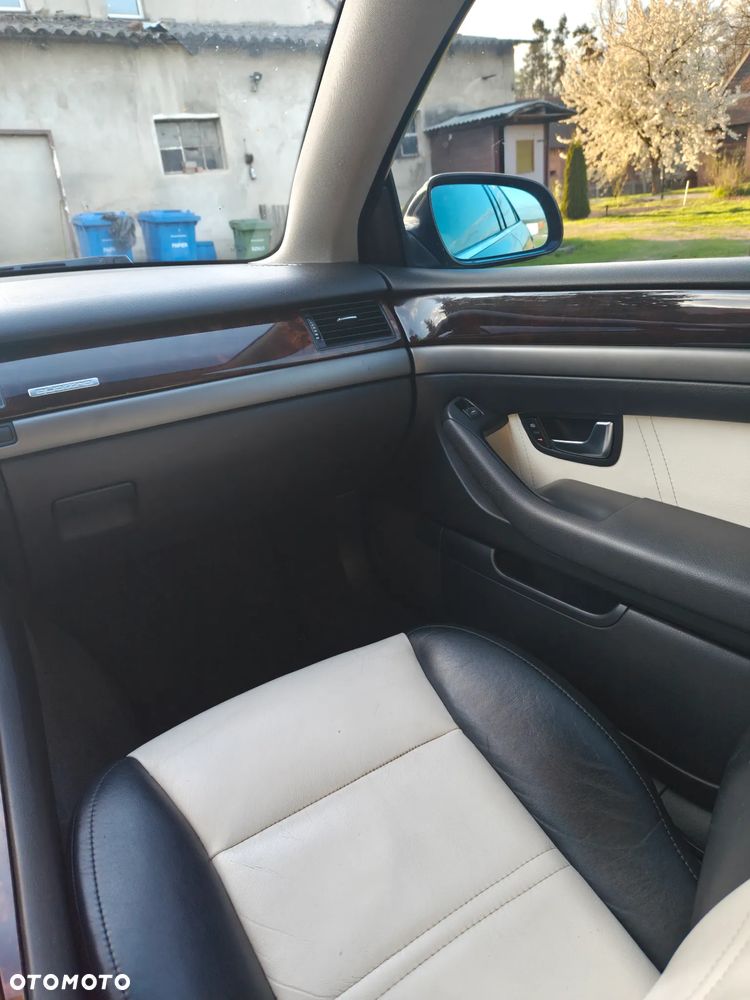 Audi A8 4.2 Quattro - 8