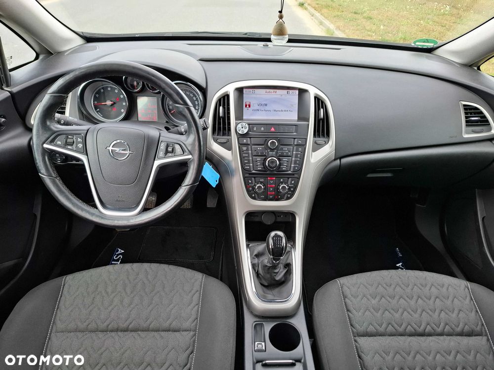 Opel Astra 2013 photo 5