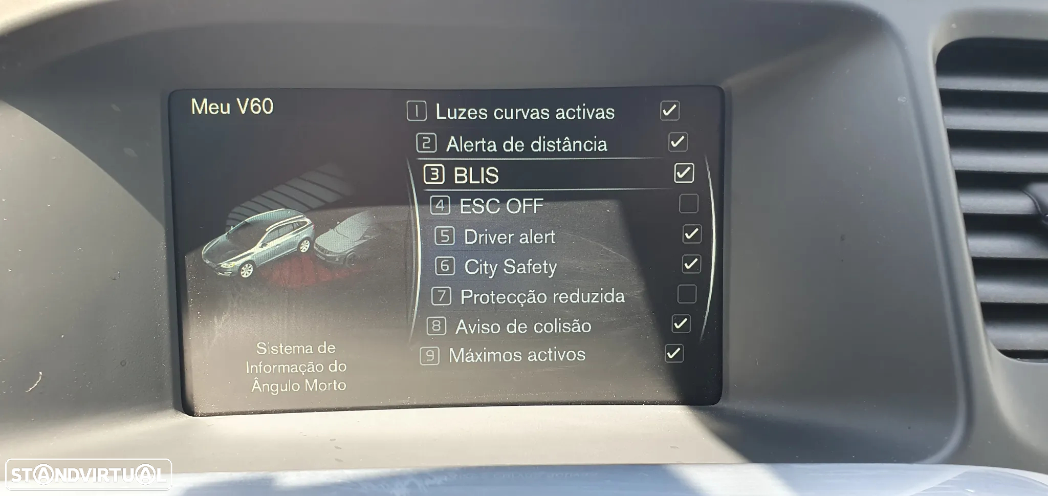 Volvo V60 2.4 D6 R-Design Mom.AWD Phev - 19
