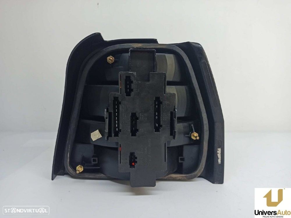 FAROLIM TRASEIRO ESQUERDO VOLKSWAGEN POLO (801/803) CL COUPE - 4