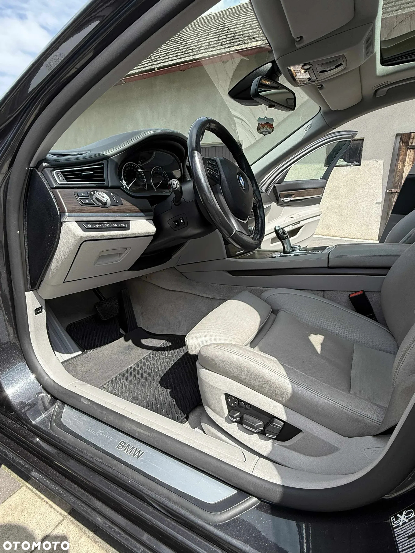 BMW Seria 7 750i xDrive - 15