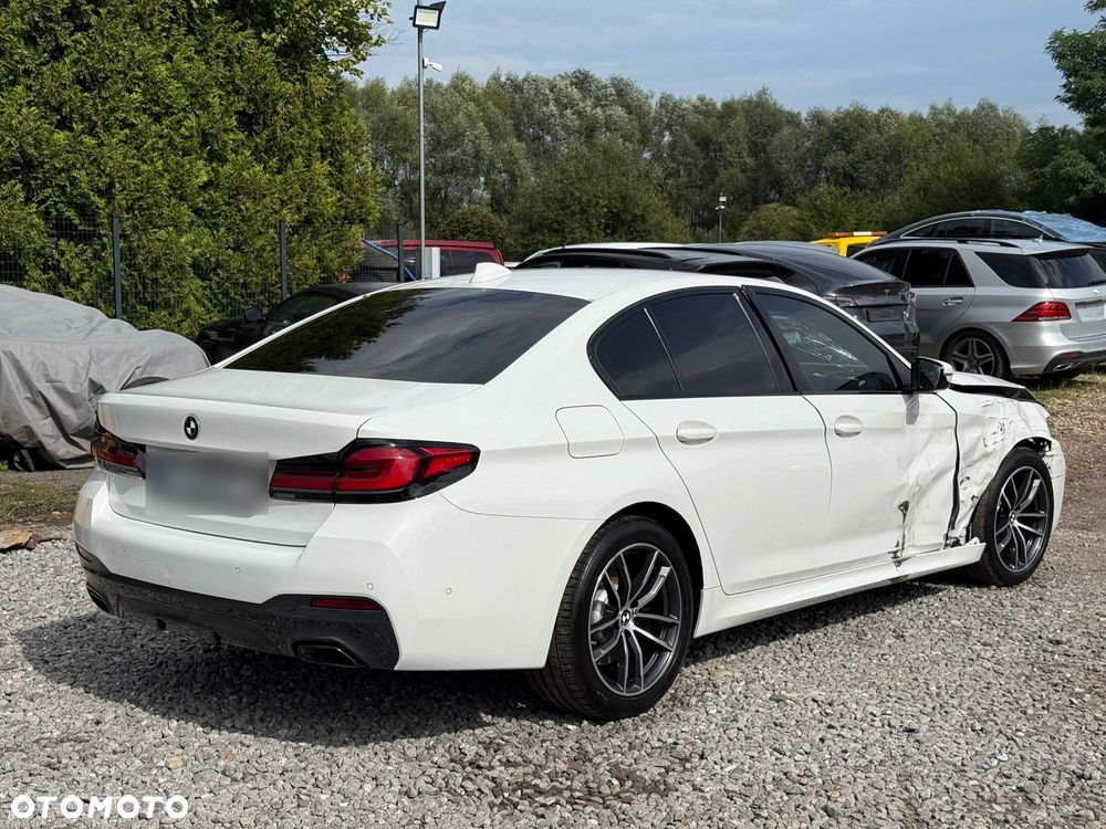 BMW Seria 5 520d xDrive MHEV M Sport sport - 13