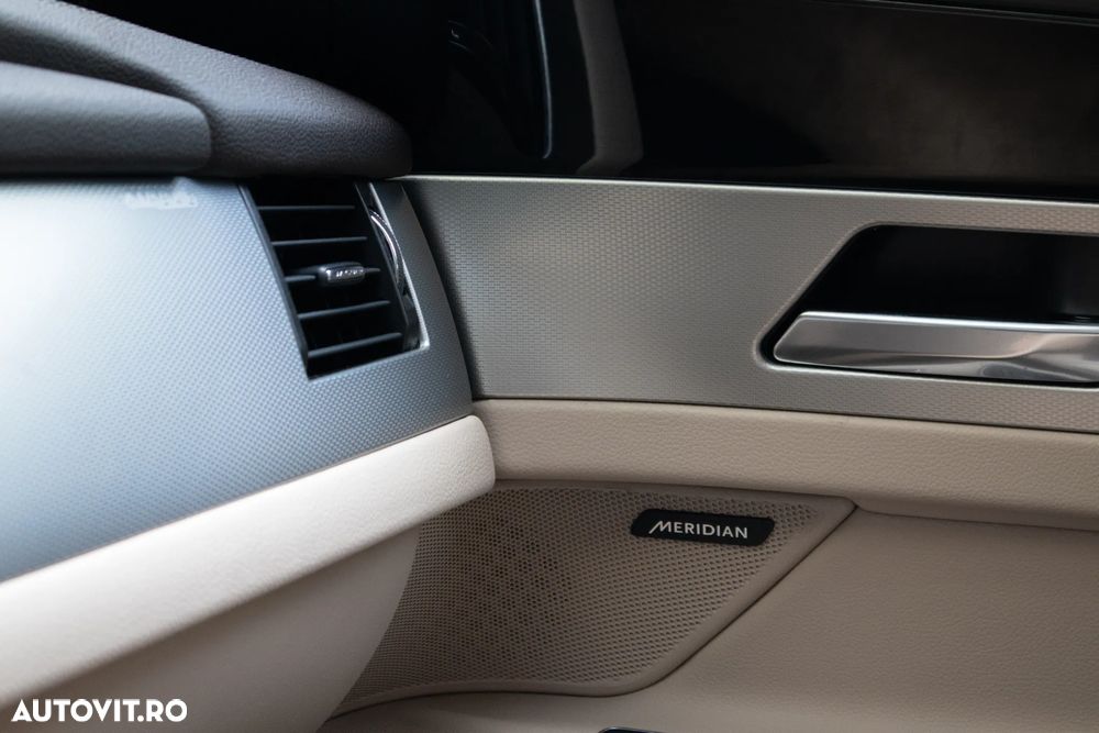 Jaguar XF 20d RWD E-Performance Portfolio - 6