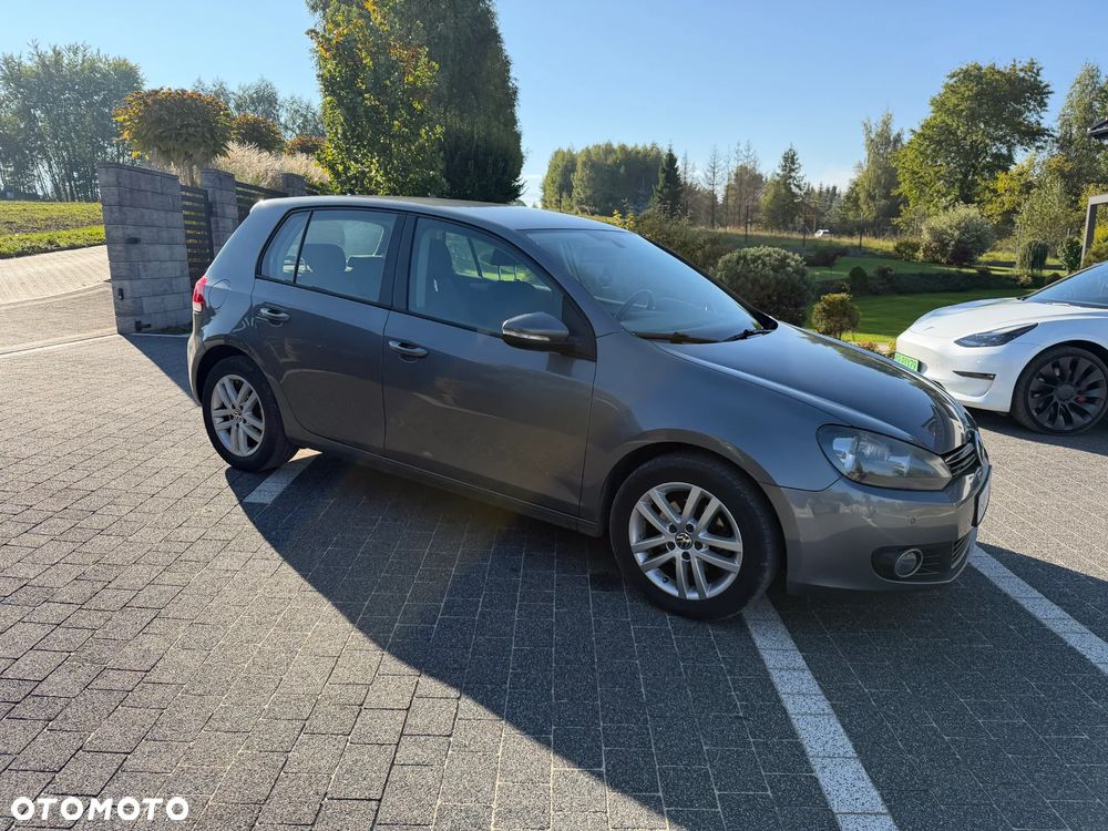 Volkswagen Golf - 6