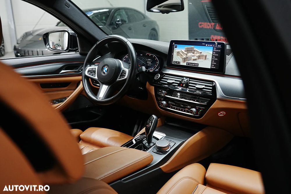 BMW Seria 5 520i Aut. M Sport Edition - 32