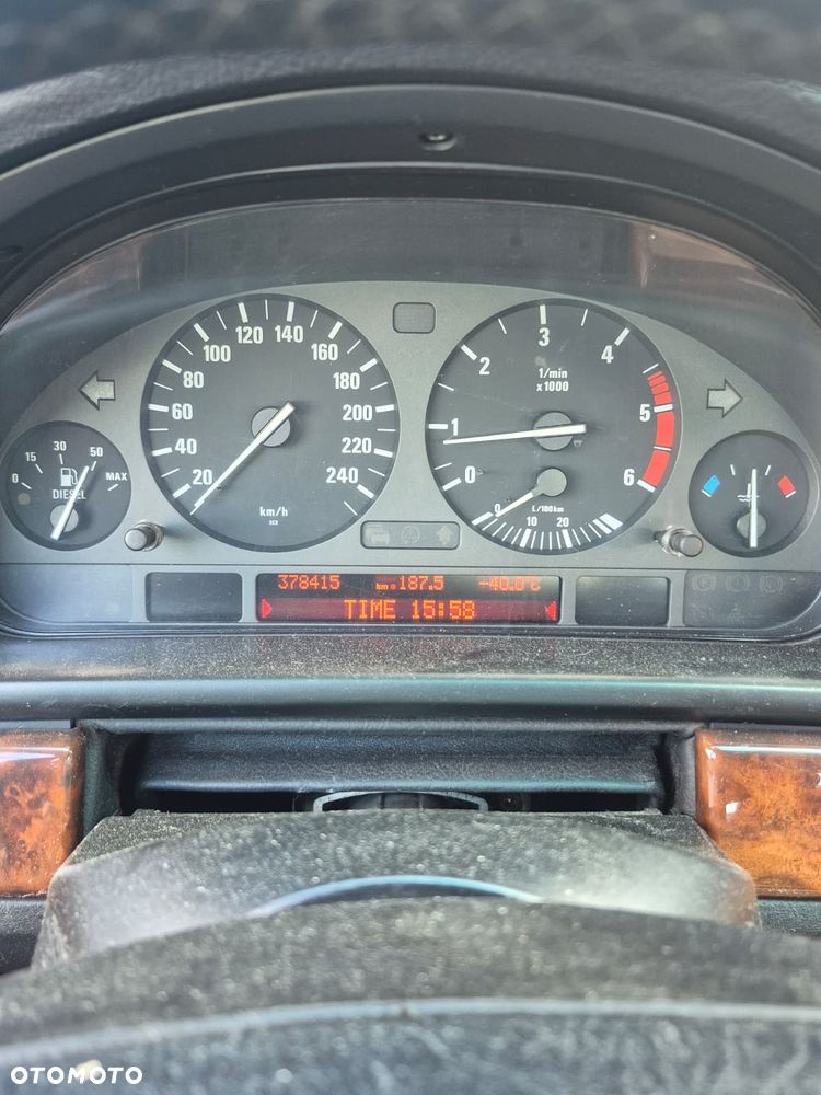 BMW Seria 5 - 24