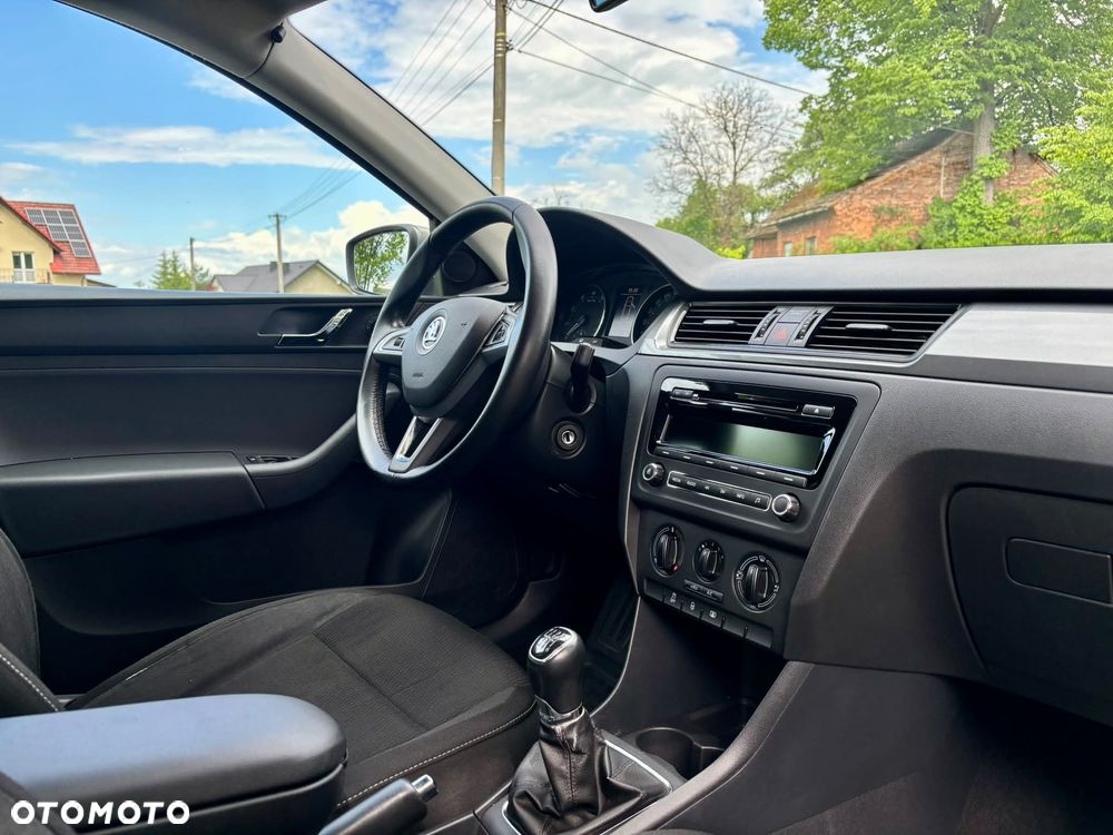 Skoda RAPID 1.2 TSI Ambition - 38