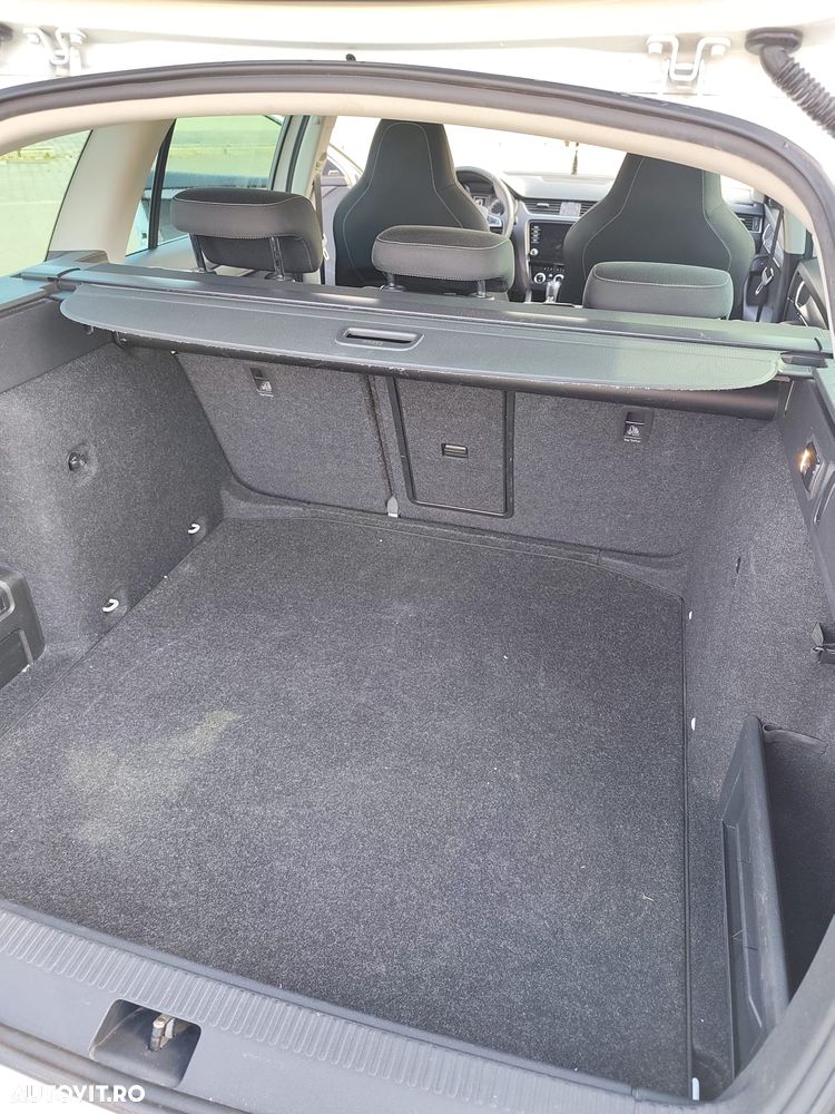 Skoda Octavia 1.6 TDI DSG Ambition - 11