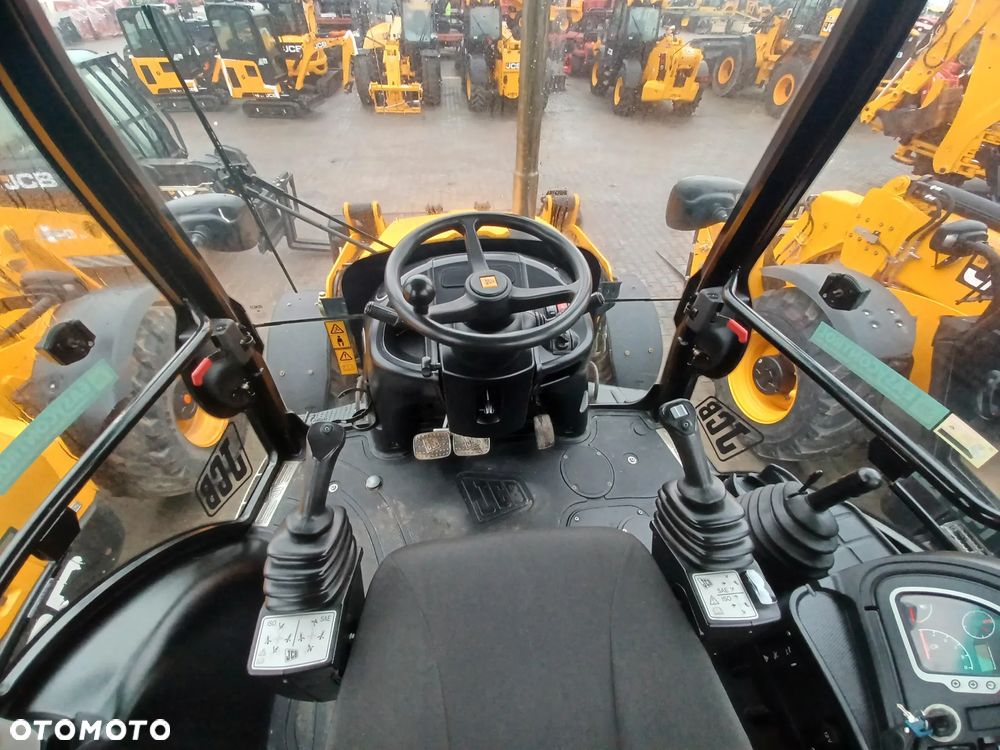 JCB 3CX Contractor AEC - 13