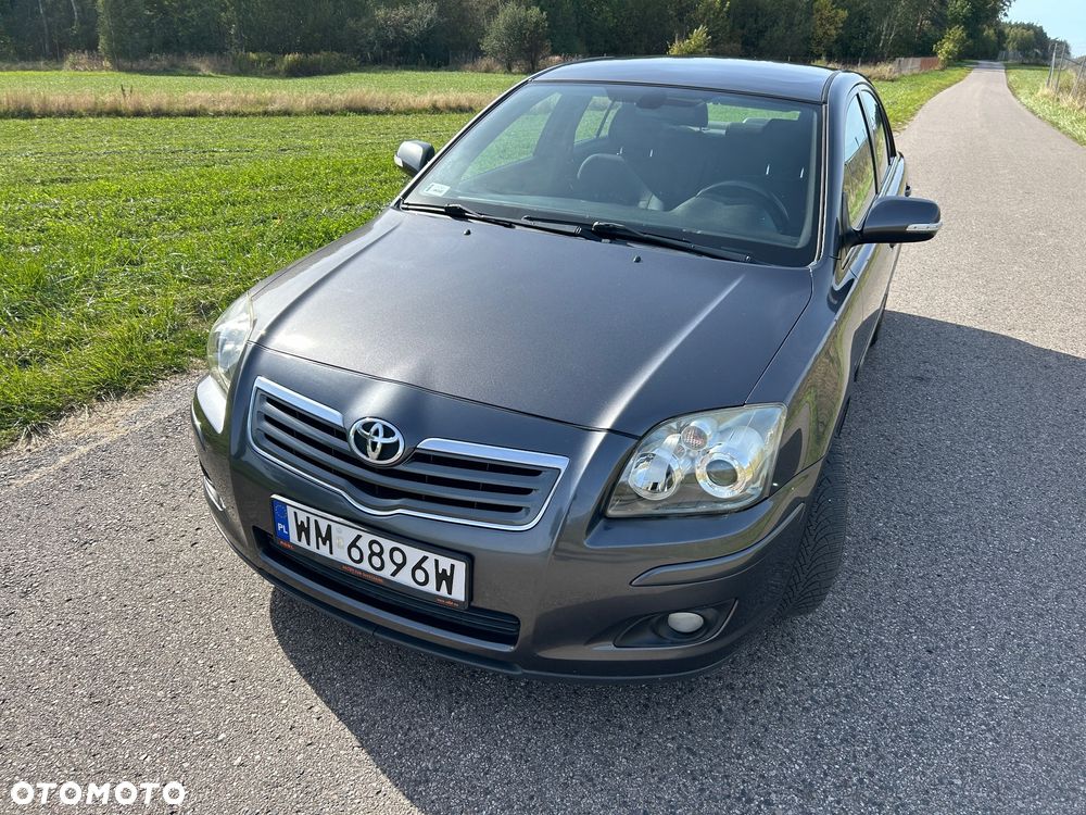 Toyota Avensis 2.0 VVT-i High - 1