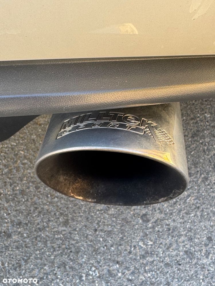 Volkswagen Golf - 10