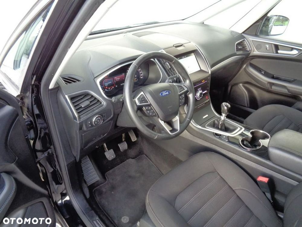 Ford Galaxy - 10