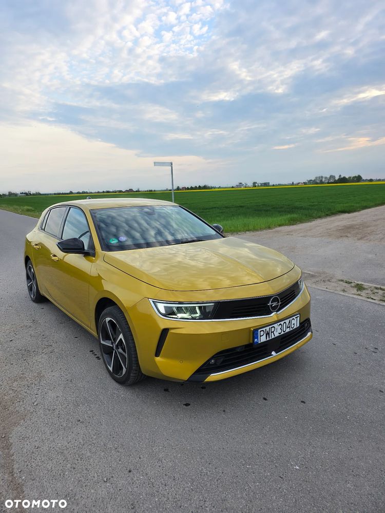 Opel Astra 1.6 T Plug-in Hybrid Edition - 2