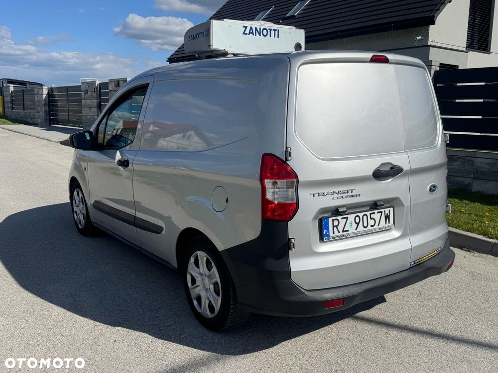 Ford Transit courier - 11