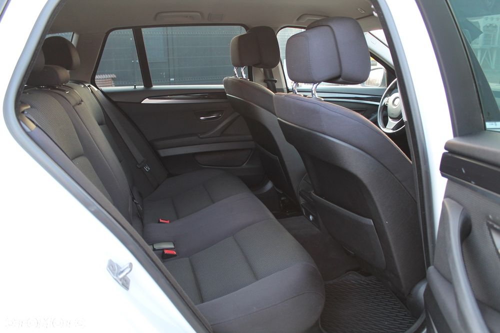 BMW Seria 5 520d - 7