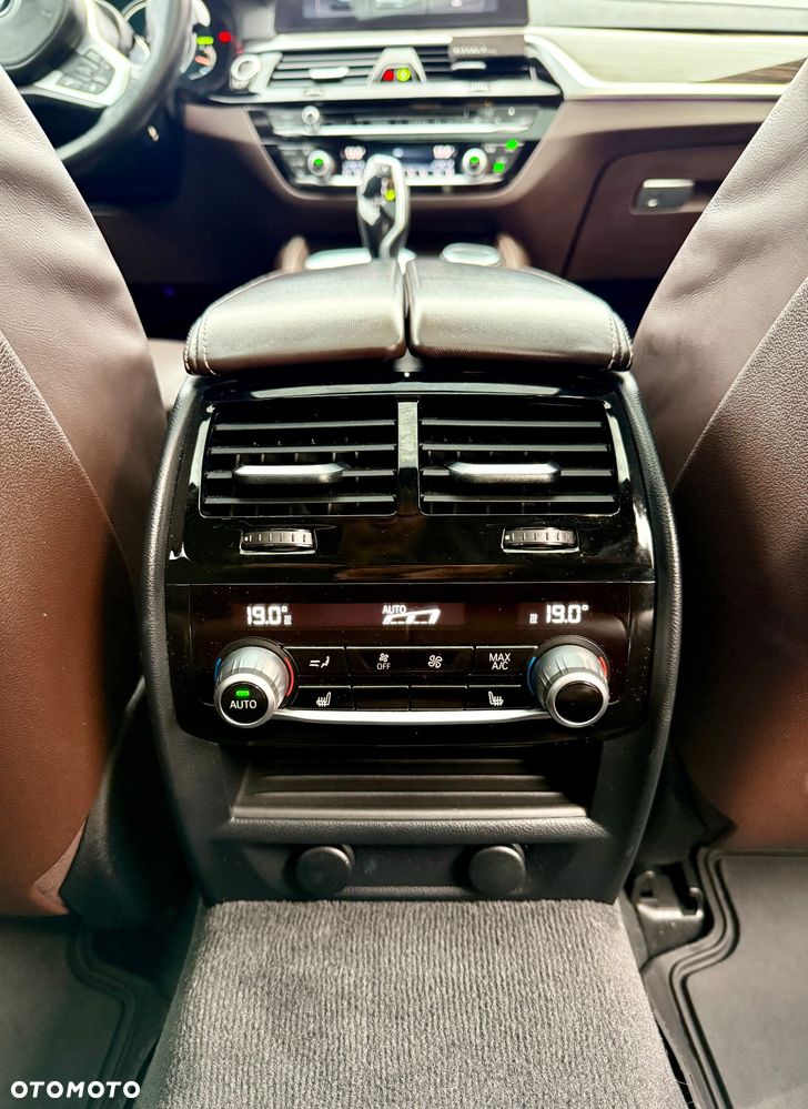 BMW Seria 5 530d xDrive M Sport sport - 14