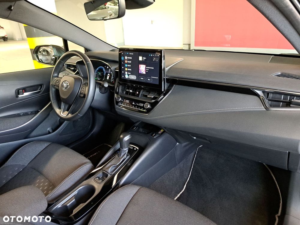 Toyota Corolla 1.8 Hybrid Comfort - 17