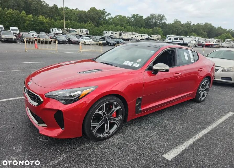 Kia Stinger - 1