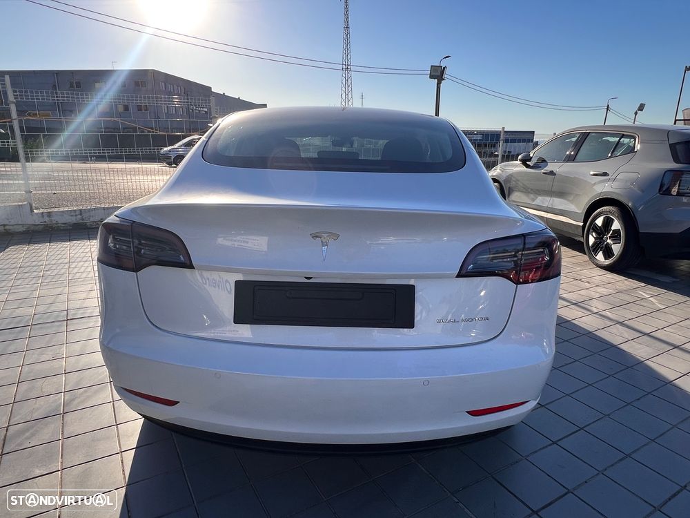 Tesla Model 3 - 3