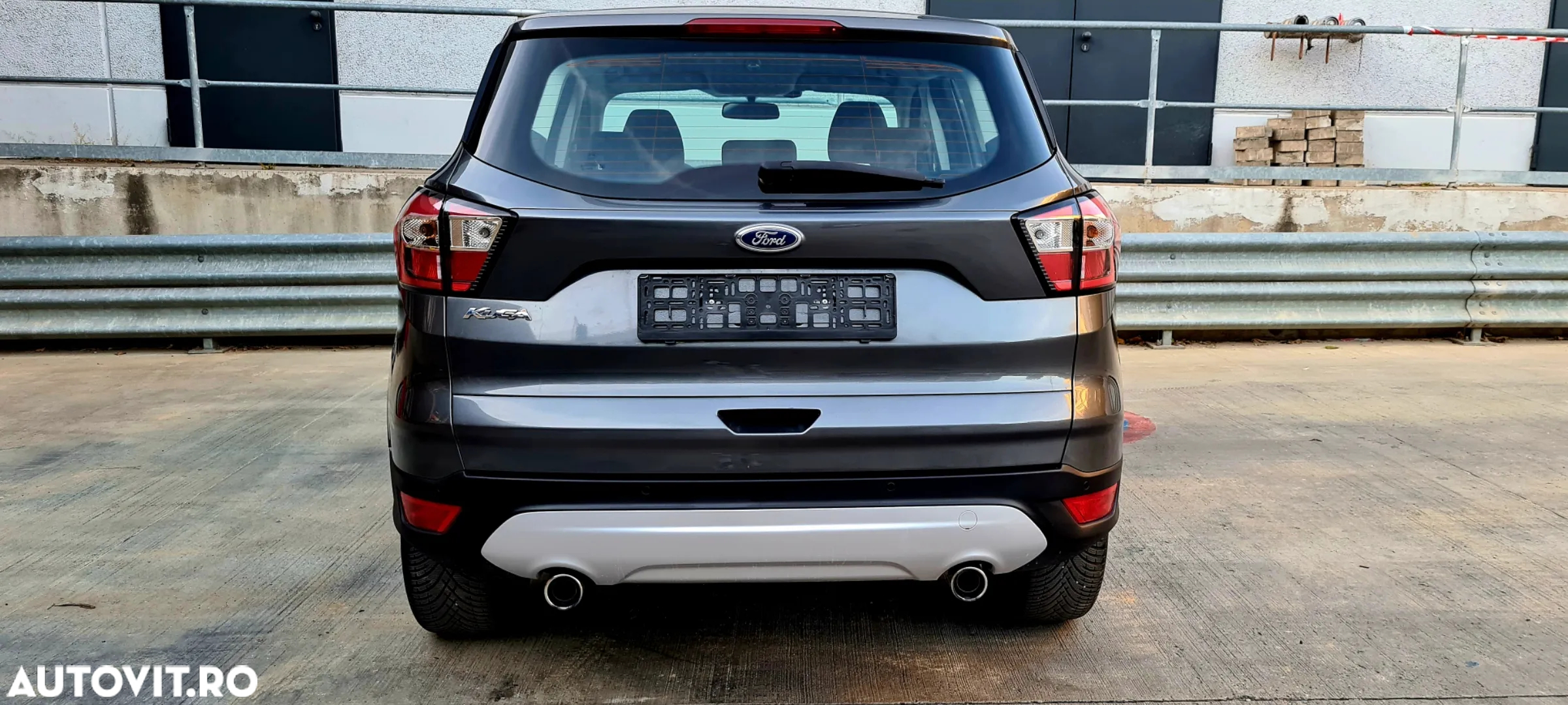 Ford Kuga 1.5 TDCi 2WD Trend - 24