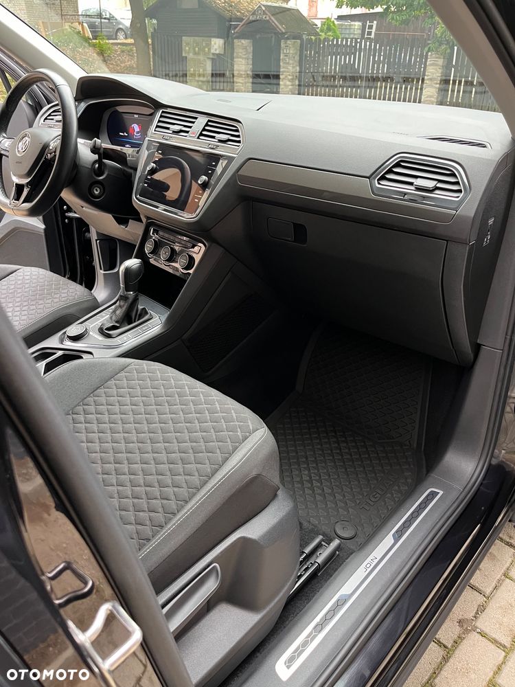 Volkswagen Tiguan - 12
